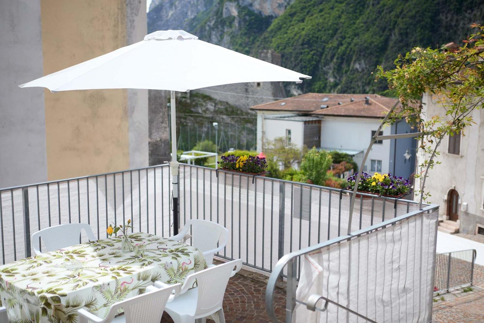Appartamento Ania Vista Castello Tenno Extérieur photo